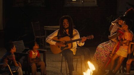 Cinéma : la vie de Bob Marley portée à l'écran pour la première fois
          Un film retrace la vie de Bob Marley, notamment lorsqu'une guerre des gangs ravageait la Jamaïque à la fin des années 1970. L'occasion pour ses nombreux fans de célébrer sa musique.