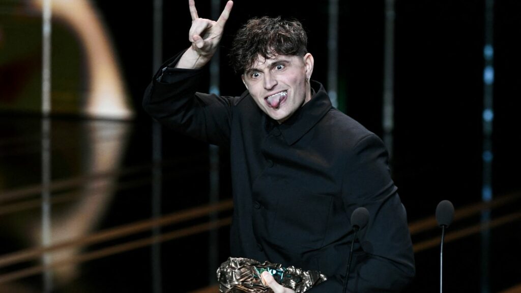 Raphaël Quenard, sacré révélation masculine de l'année aux César 2024, nouvelle star du cinéma français ?
          Raphaël Quenard est passé, en quelques mois, du statut de jeune acteur cantonné aux seconds rôles à celui de gloire montante du cinéma français.