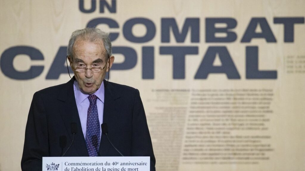 Vidéo



  

  
  

      

  

  
    Mort de Robert Badinter : de son combat contre la peine capitale à son parcours politique, retour sur la vie de l'ancien ministre de la Justice
          Avocat, sénateur et ex-garde des Sceaux, Robert Badinter a été l'une des figures majeures des années Mitterrand.