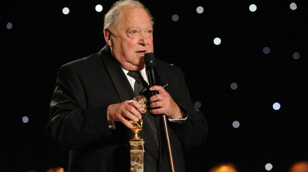 L'acteur Roland Bertin, figure de la Comédie-Française, est mort à 93 ans
          Sociétaire de la Comédie-Française de 1983 à 2001, Roland Bertin a interprété de nombreux grands rôles au théâtre. Il a également joué dans une cinquantaine de films.