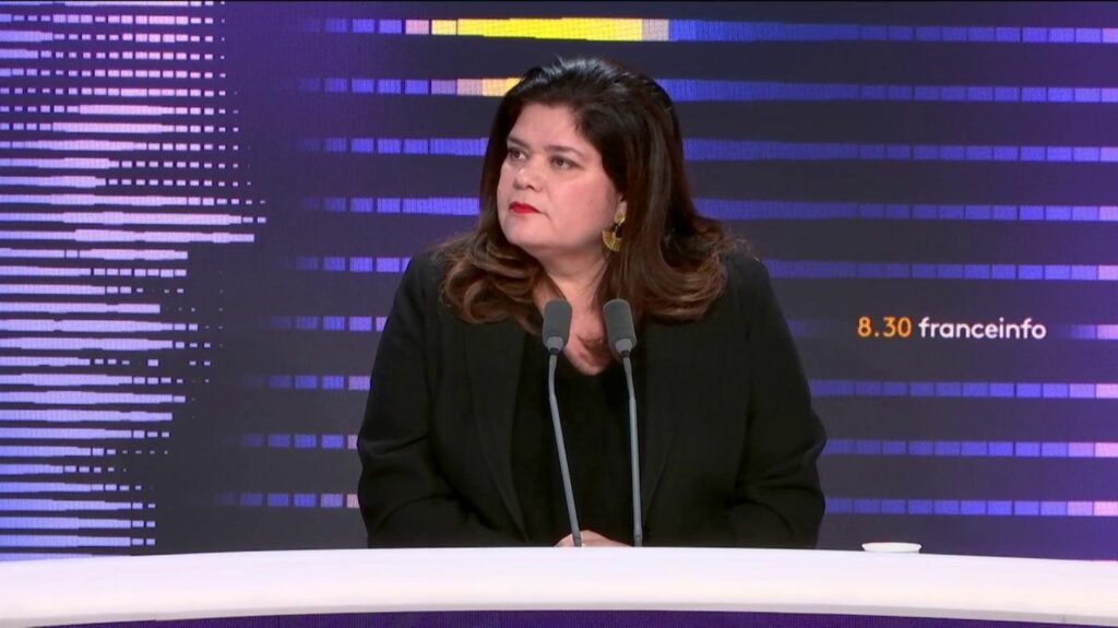 Élections européennes : le ralliement au RN de l'ancien patron de Frontex "révèle un rétrécissement" du parti "sur des sujets toxiques", fustige la députée LFI Raquel Garrido
          Fabrice Leggeri, ex-directeur de l'agence de l'UE chargée du contrôle des frontières, a annoncé samedi rejoindre la liste du Rassemblement national pour les élections européennes.
