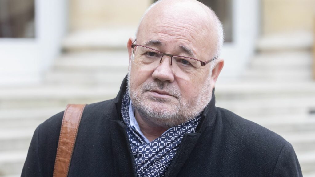 Assurance chômage : "Le gouvernement n'en a rien à faire du social", fustige Force Ouvrière
          Le syndicat accuse le gouvernement de réduire le droit à indemnisation des chômeurs en vue de pouvoir "piocher" dans les caisses de l'Assurance chômage pour "combler d'autres déficits".