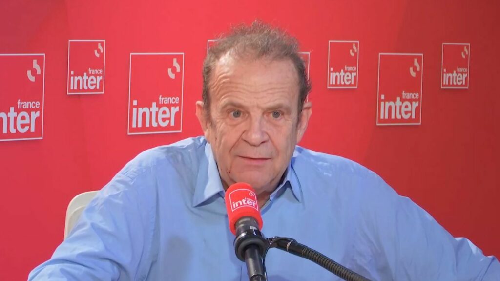 Affaire Liliane Bettencourt : François-Marie Banier veut "coller deux procès" à Netflix
          Invité sur France Inter, le photographe, condamné en 2016 à quatre ans de prison avec sursis et une amende de 375 000 euros en 2016 pour abus de faiblesse, a fait part de sa colère après la diffusion de la série sur Netflix.