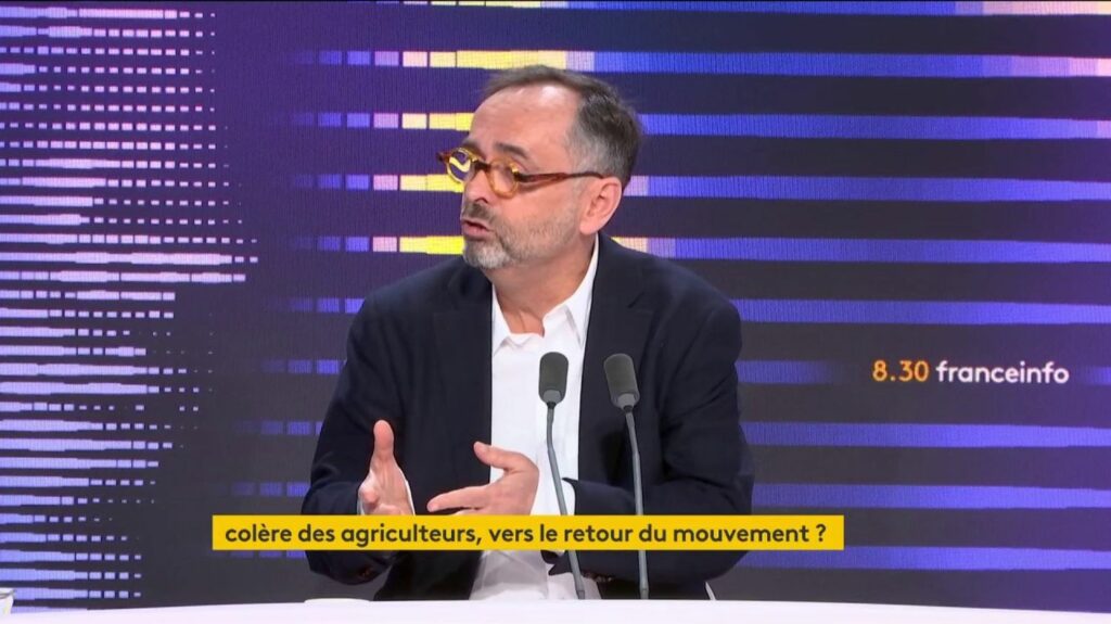 Propos d'Emmanuel Macron sur le RN et l'arc républicain : "Ce n'est pas possible de dire ça !", s'indigne Robert Ménard
          Pour Robert Ménard, le RN a rompu avec son passé, notamment lorsque Marine Le Pen a exclu son père en 2015 : "Vous aimez ou pas Marine Le Pen, mais vous ne pouvez pas lui faire ce reproche-là", tranche-t-il.
