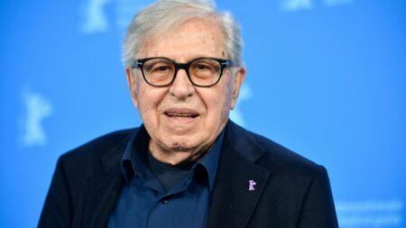 Cinéma : l'Italien Paolo Taviani, coréalisateur de la Palme d'or "Padre padrone", est mort à l'âge de 92 ans
          Les frères Taviani, qui ont formé un duo rare dans l'histoire du 7ème art, ont cosigné au total une quinzaine de longs métrages.