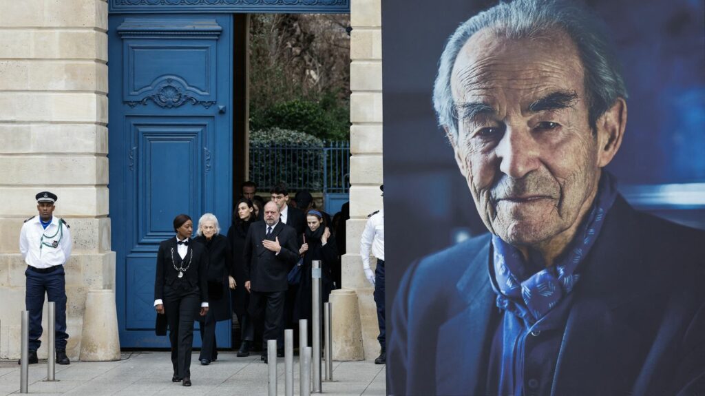 Reportage



  

  
  

      

  

  
    "C'est incroyable ce qu'il a fait quand même" : le témoignage des jeunes présents à l'hommage national à Robert Badinter
          Certains découvrent pour la première fois l'ancien ministre de la Justice et artisan de l'abolition de la peine capitale, mort à l'âge de 95 ans.