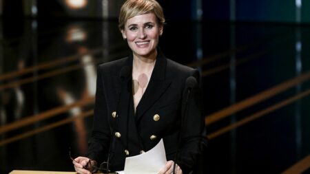 Violences sexuelles : "Tout le monde savait", dénonce Judith Godrèche, qui réclame aux sénateurs l'ouverture d'une commission d'enquête
          L'actrice, qui a porté plainte contre Jacques Doillon et Benoît Jacquot, a été auditionnée par la délégation aux droits des femmes du Sénat.
