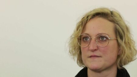 Disparition de Lina : la mère de l'adolescente reçue par les deux juges d'instruction
          Quatre mois après la disparition de Lina, le mystère reste entier. La mère de la jeune fille, qui ne perd pas espoir, a été reçue par les juges chargés de l'affaire, jeudi 1ᵉʳ février.