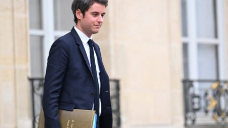Remaniement : découvrez la liste des membres du gouvernement de Gabriel Attal au complet
          Après de longues tractations au sein de la majorité présidentielle, une seconde série de nominations est intervenue jeudi, près d'un mois après la première.