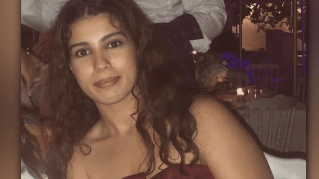 Femme tuée par une balle perdue à Marseille : un suspect de 16 ans mis en examen pour assassinat
          En septembre 2023, Socayna, une étudiante de 24 ans, avait été tuée par une balle perdue alors qu'elle travaillait dans sa chambre, à Marseille, dans les Bouches-du-Rhône. Cinq mois plus tard, un suspect de 16 ans vient d'être interpellé et mis en examen pour assassinat.