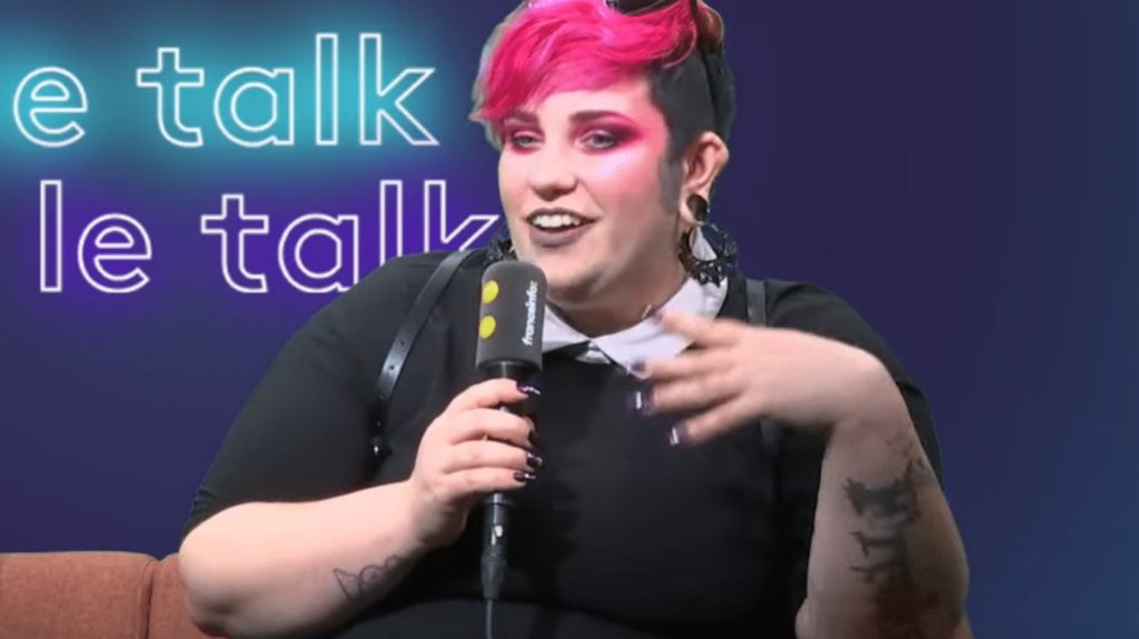 Cinéma sur TikTok : la cinéphilie des jeunes est "légitime", estime Mylène Frogé, médiatrice
          Mylène Frogé, médiatrice et formatrice en médiation cinéma et réseaux sociaux, voit d'un bon oeil les tendances centrées sur le cinéma qui émergent sur la plateforme TikTok.