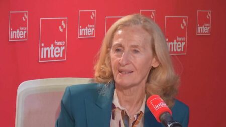 Harcèlement scolaire : "Nous allons plus loin", promet la nouvelle ministre de l'Éducation nationale
          La nouvelle ministre de l'Éducation nationale annonce la création de 150 postes supplémentaires dédiés à la politique de prévention et de lutte contre le harcèlement.