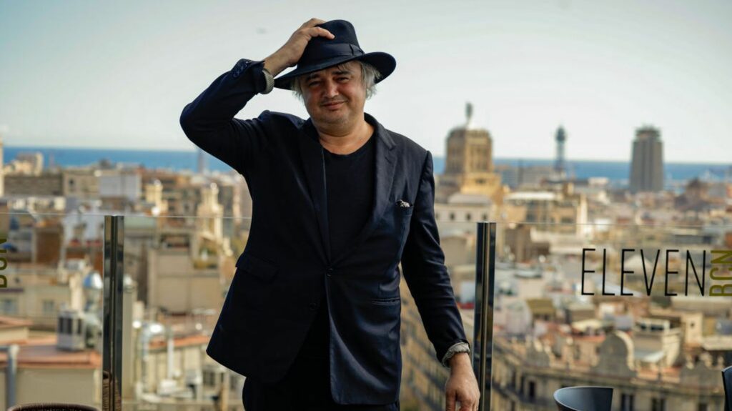 Peter Doherty : "Je ne pensais pas être suffisamment fort pour me sortir" de l'addiction
          Tous les jours, une personnalité s'invite dans le monde d'Élodie Suigo. Lundi 19 février 2024 : l’artiste britannique Peter Doherty. Il vient de publier ses mémoires et un documentaire diffusé lundi sur Canal+, "Stranger in My Own Skin", qui retrace son parcours durant sa cure de désintoxication.