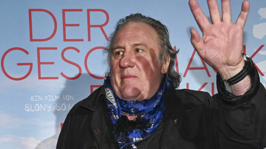 Affaire Depardieu : une nouvelle plainte a été déposée à l'encontre de l'acteur pour agression sexuelle
          La plainte a été déposée le 9 janvier dans un commissariat de Paris pour "agression sexuelle sur une personne vulnérable par personne abusant de l'autorité de sa fonction".
