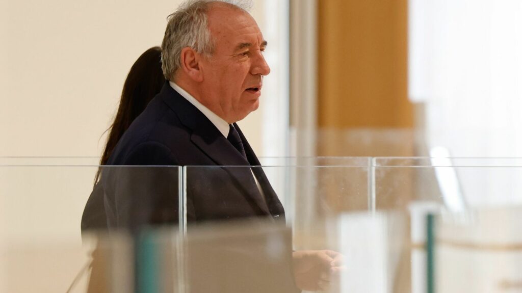Appel du parquet après la relaxe de François Bayrou : "Difficile à comprendre pour ne pas dire incompréhensible", estime le président du MoDem
          Invité de France Bleu Béarn Bigorre, le président du MoDem estime que les magistrats "ne trouveront rien de plus à l‘appel" dans l'affaire des assistants parlementaires européens de son parti.
