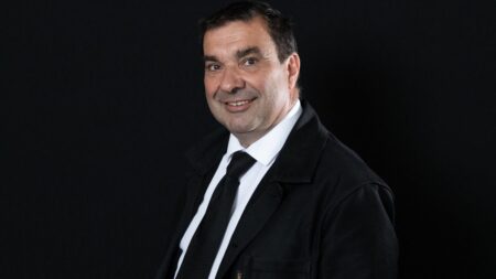 Relaxe de François Bayrou renforce le centrisme en Macronie, selon Richard Ramos, député MoDem Relaxe de François Bayrou : "Cela relance le rôle du centrisme dans cette macronie", estime Richard Ramos député MoDem
L'élu centriste du Loiret salue la décision du tribunal correctionnel de Paris, lundi 5 février, de relaxer François Bayrou dans l'affaire des assistants parlementaires du MoDem et de l'UDF.