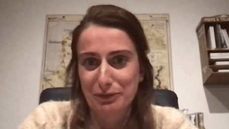 Remaniement: Marine Tondelier, Secrétaire Écologistes, critique Amélie Oudéa-Castéra Remaniement : pour Marine Tondelier, secrétaire nationale des Écologistes, Amélie Oudéa-Castéra "aurait dû être sortie tout de suite"
Dans la soirée du jeudi 8 février, l'acte 2 du remaniement a été dévoilé. Invitée du 19/20 info, Marine Tondelier, secrétaire nationale des Écologistes, revient sur les dernières rumeurs.