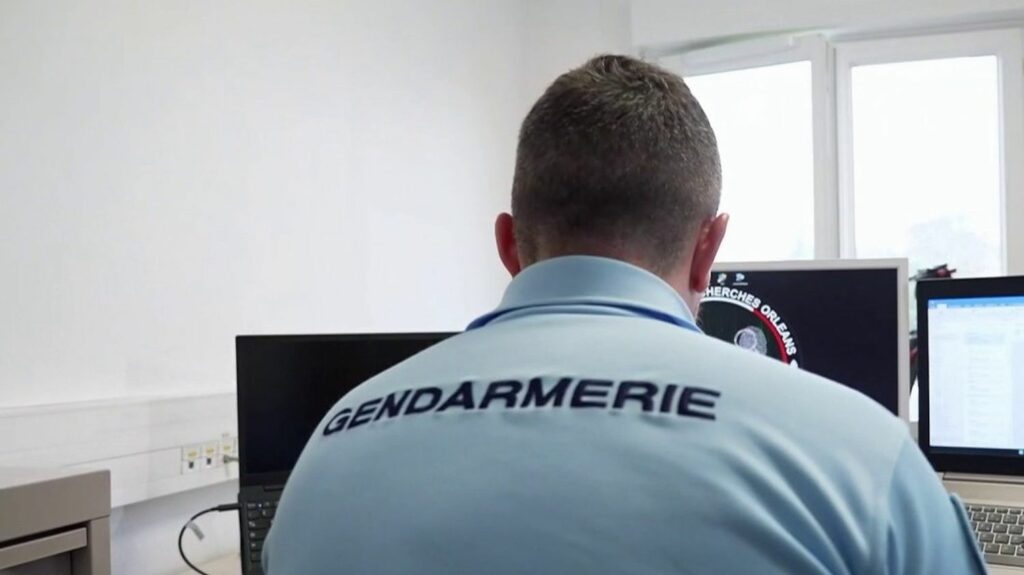 Pédopornographie : six hommes arrêtés et plus de 900 000 fichiers retrouvés
          Des gendarmes ont arrêté six hommes, en France et en Belgique. Ils s'échangeaient des fichiers pédopornographiques de victimes âgées de 3 à 15 ans. Ils sont tous en détention provisoire, jeudi 22 février.