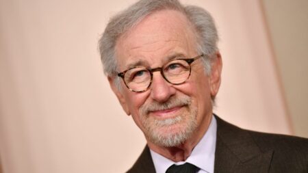 "Une des meilleures années de la décennie" : au déjeuner des Oscars, Spielberg loue une édition exceptionnelle
          À un mois de la 96e cérémonie des Oscars, qui doit se dérouler le 10 mars, l'Académie annonce "une année incroyable".