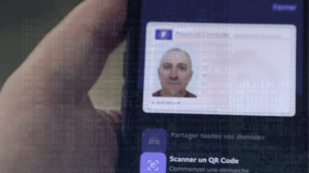 Permis de conduire dématérialisé : est-ce vraiment sécurisé ?
          Un permis de conduire sur votre smartphone, c’est pratique et désormais possible en France, mercredi 14 février. Il suffit d'avoir une carte d’identité de dernière génération. Mais est-il sûr ?
