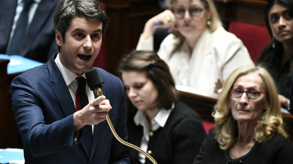Vidéo



  

  
  

      

  

  
    Guerre en Ukraine : Gabriel Attal évoque "les troupes de Vladimir Poutine" en désignant Marine Le Pen
          Le Premier ministre a rappelé "les positions qui sont les vôtres" vis-à-vis de la Russie en réponse à une question de la cheffe de file des députés d'extrême droite.