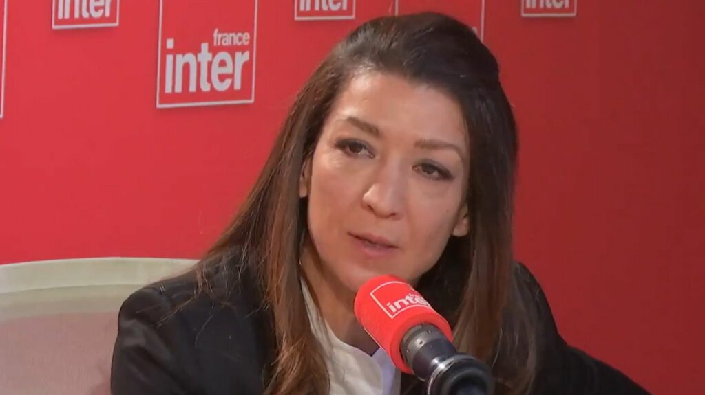 Salon de l'agriculture : Sabrina Agresti-Roubache "stupéfaite" que la classe politique n'ait pas condamné "les violences" contre le président
          La secrétaire d'État chargée de la Citoyenneté et de la Ville dénonce le manque d'exemplarité des responsables politiques.