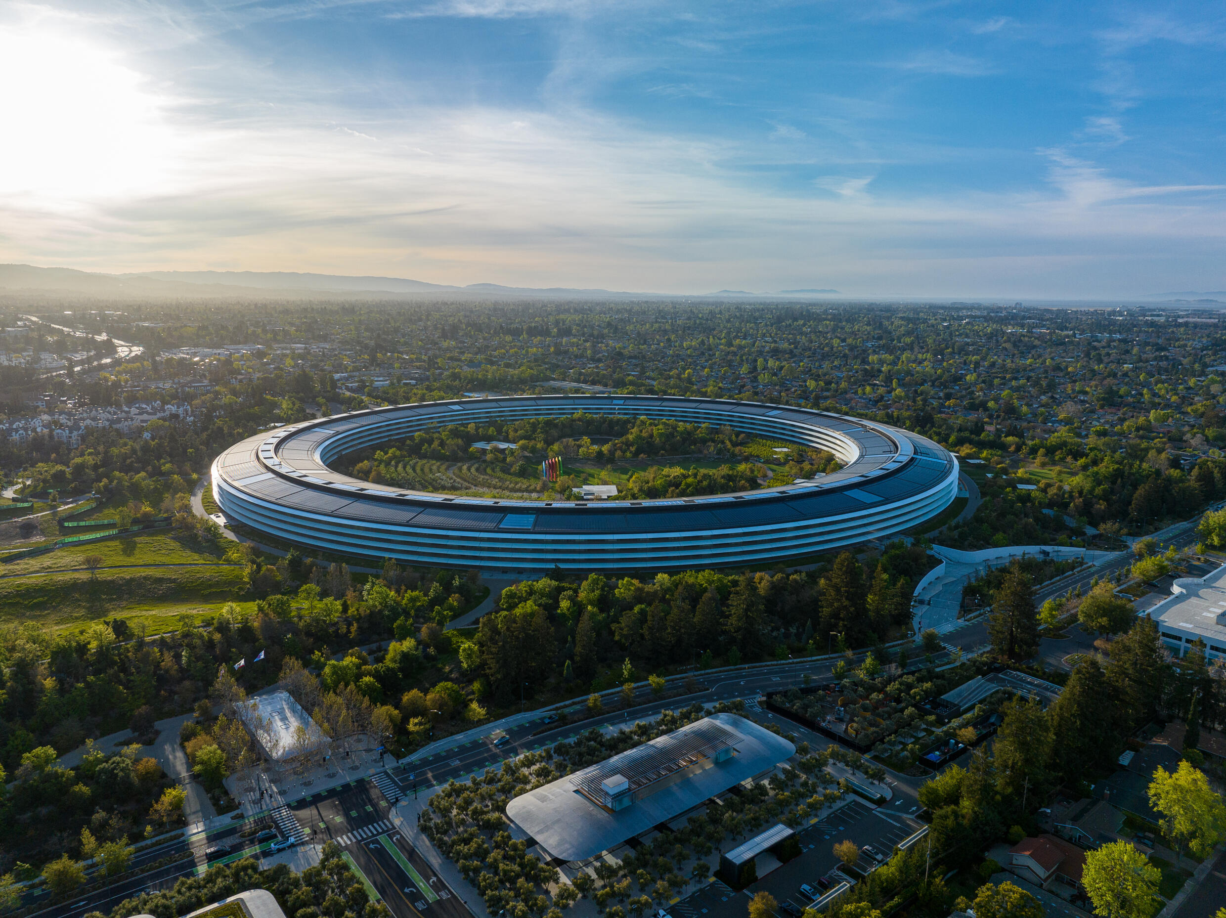 Sunnyvale, Californie, États-Unis - 23 avril 2023 : Vue aérienne d'Apple Park, le siège d'Apple, Inc. dans la Silicon Valley.
