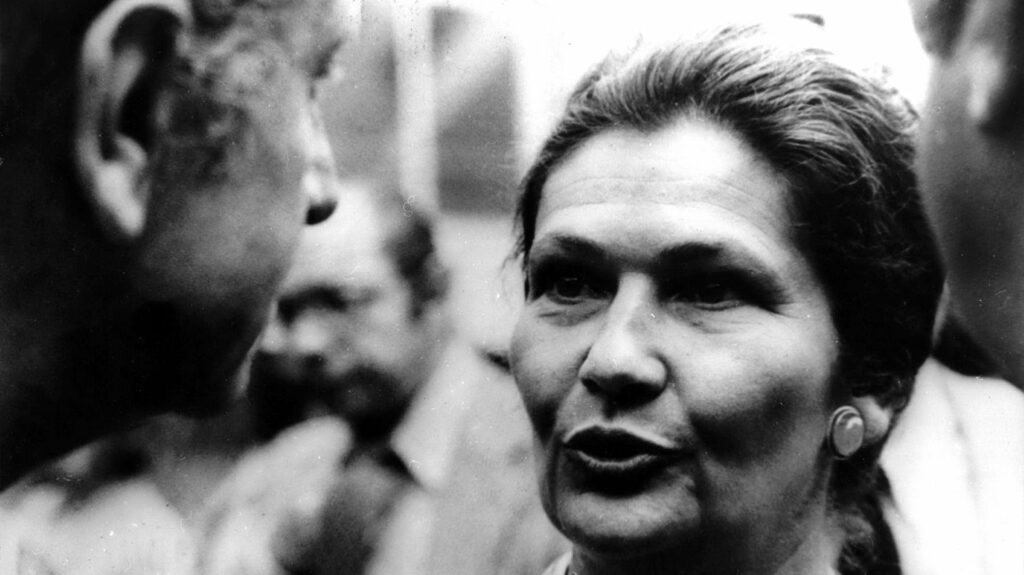 Europénnes : retour sur le premier scrutin de 1979
          Ces premières élections européennes ont eu lieu en pleine guerre froide, avec notamment l'UDF emmenée par Simone Veil et le RPR par Jacques Chirac.