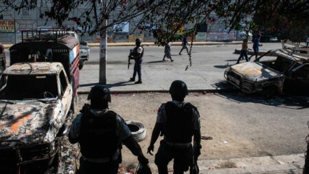 Podcast



  

  
  

      

  

  
    Violences en Haïti, hiver le plus chaud et "l'école de la République en danger" : ça dit quoi ce 7 mars ?
          Ce jeudi 7 mars, un chef de gang menace de déclencher une "guerre civile" en Haïti, on sort de l'hiver le plus chaud jamais mesuré, et deux sénateurs font des recommandations pour défendre la laïcité à l'école.