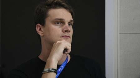 Affaire Yannick Agnel : l'enquête pour viol et agression sexuelle désormais terminée
          Le nageur a reconnu avoir eu une relation avec une adolescente de 13 ans mais conteste avoir exercé une contrainte sur la victime. Le procès devrait se tenir dans les mois qui viennent.