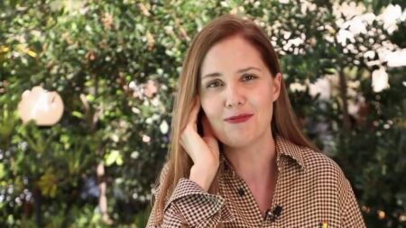 Oscar pour "Anatomie d’une chute" : "J’ai explosé en sanglots", confie Justine Triet
          La réalisatrice française Justine Triet a confié son émotion, lundi 11 mars, après le sacre de son film "Anatomie d’une chute", récompensé par l’Oscar du meilleur scénario.