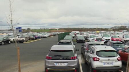 Automobile : un atelier de reconditionnement de voitures a ouvert dans l'Oise
          Depuis la fin de l'année 2023, un atelier situé à Sainte-Geneviève, dans l'Oise, répare et remet en état des voitures d'occasion.