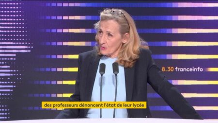 Augmentation des contestations d’enseignements, 3000 atteintes à la laïcité, déplore Nicole Belloubet La "contestation du contenu de certains enseignements" en hausse depuis janvier, déplore Nicole Belloubet, ministre de l'Éducation nationale
Il y a eu environ "3 000 atteintes à la laïcité" depuis la rentrée, indique Nicole Belloubet, vendredi. Le Premier ministre a promis mercredi de mettre en place des "cellules d'appui pédagogiques" pour aider les professeurs.