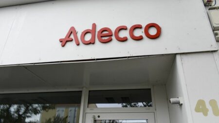 Le groupe d'intérim Adecco condamné à 50 000 euros d'amende pour discrimination à l'embauche et fichage racial
          Le groupe d'intérim est accusé d'avoir mis en place dans une agence parisienne un système de fichage permettant d'exclure les travailleurs noirs de certaines missions.