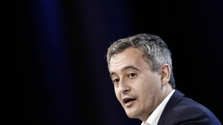 Darmanin saisit la justice suite à des appels à tuer les policiers, manifestation du 8 mars Gérald Darmanin saisit la justice après des appels à tuer les policiers lors d'une manifestation du 8 mars
"Le kérosène, ce n'est pas pour les avions, c'est pour brûler les flics", ont scandé des manifestantes lors de ce rassemblement dans le cadre de la Journée internationale des droits des femmes.