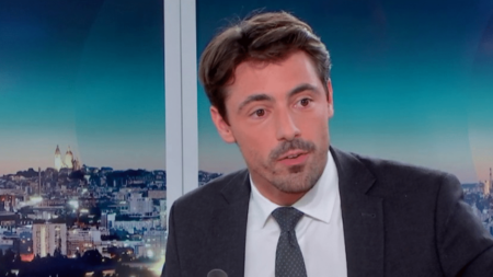 Député Alexis Izard défend les groupes de niveau au collège au 19/20 info avec SNES-FSU et PEEP Groupes de niveau au collège : "Je ne vois pas comment on peut être contre ce type de propositions", défend le député Renaissance Alexis Izard
Invités du 19/20 info, jeudi 14 mars, la secrétaire générale du syndicat SNES-FSU Sophie Vénétitay, le porte-parole de la PEEP Laurent Zameczkowski et le député Renaissance de l'Essonne Alexis Izard reviennent sur les groupes de niveau au collège.