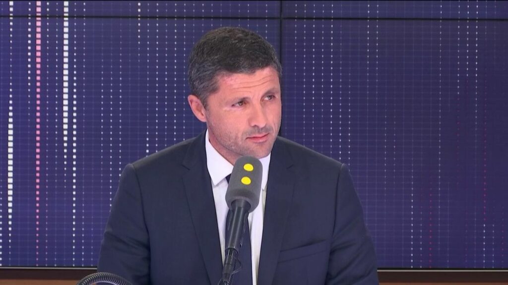 Mort d'Yvan Colonna : "Des déclarations fracassantes et surprenantes ne doivent pas nous faire dévier de ce chemin de justice et de vérité", estime le député Jean-Félix Acquaviva
          Franck Elong Abé  a reconnu l'assassinat en prison du militant indépendantiste corse. Mais il assure désormais que c'est l'État français qui l'a commandité.