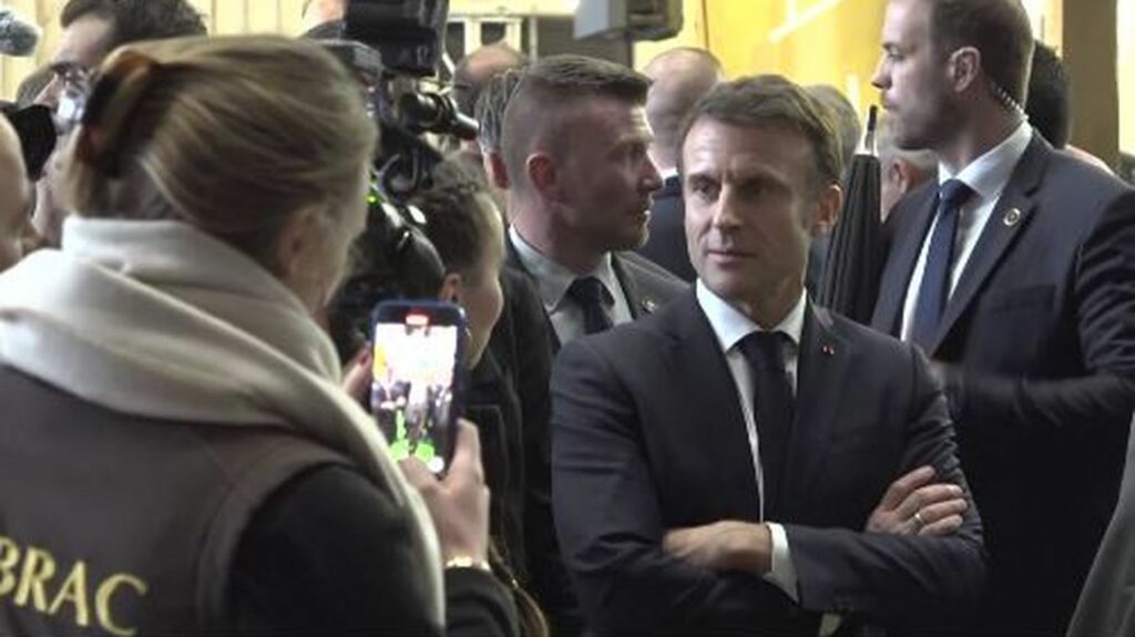 Vrai ou faux



  

  
  

      

  

  
    Emmanuel Macron a-t-il dit que "les smicards préfèrent des abonnements VOD à une alimentation plus saine" ?
          Une phrase sur les "smicards", attribuée à Emmanuel Macron, a fait la Une de La Marseillaise. Les propos du chef de l'État n'auraient pas été rapportés précisément.