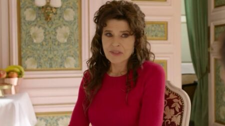 Fanny Ardant : l’actrice est à l’affiche du film "Les Rois de la Piste"
          Fanny Ardant revient sur grand écran. L’actrice est à l’affiche du film "Les Rois de la Piste" qui sort en salles mercredi 13 mars.