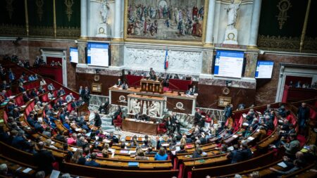 « Fast Fashion » pénalisée: l’Assemblée Nationale adopte des mesures, le Sénat examine ensuite L'Assemblée nationale adopte des mesures pour pénaliser la "fast fashion"
La proposition de loi, adoptée jeudi en première lecture, devra désormais être examinée par le Sénat.