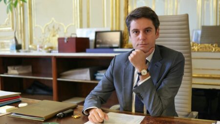 Gabriel Attal annonce: groupes de niveau en français et maths au collège durant trois quarts de l’année Français et maths au collège : les groupes de niveau seront "la règle" sur "les trois quarts de l'année au moins", annonce Gabriel Attal
Il y aura "trois groupes selon le niveau de difficulté des élèves, avec un objectif : qu'on puisse faire le point sur le niveau des élèves", a-t-il ajouté, deux jours avant publication des textes officiels vendredi.