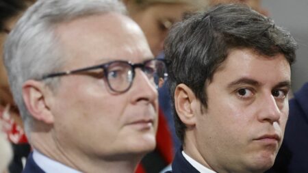 Gabriel Attal prépare-t-il les Français à un tour de vis budgétaire avec le terme ‘rigueur’? Édito
Finances publiques : les plans d'économies, un choix du gouvernement aux conséquences politiques lourdes
Depuis plusieurs semaines, l’exécutif répète que l’urgence est au rétablissement des finances publiques. Face aux prévisions de croissance revues à la baisse, l'objectif est de ramener le déficit à 3% du PIB en 2027, année électorale.