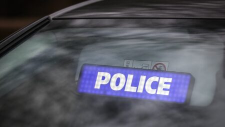 Narcotrafic à Marseille : 13 personnes interpellées dans le cadre d'une enquête sur une tentative d'homicide
          Treize personnes ont été interpellées, lundi, à Marseille dans le cadre d'une enquête sur une tentative d'homicide, selon les informations de France Inter, de source proche du dossier.