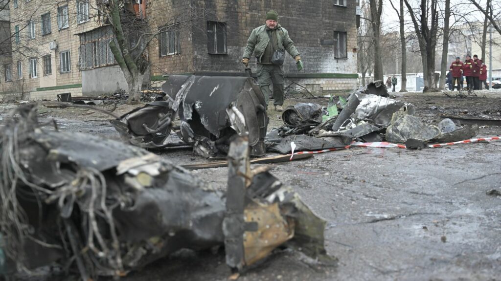 Guerre en Ukraine : "Personne ne souhaite que les soldats français viennent verser leur sang sur notre terre", confient des habitants de Kiev
          Les débats européens sur le soutien à la guerre en Ukraine sont très suivis par les médias et la population. A Kiev, les récentes prises de position d'Emmanuel Macron sont plutôt bien accueillies.