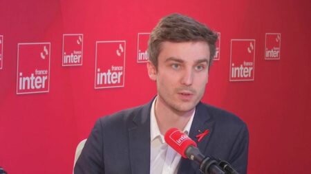 « L’UE se construit contre la volonté des peuples », estime Léon Deffontaines, tête de liste communiste aux Européennes Européennes : "L'UE est en train de se construire contre la volonté des peuples", estime la tête de liste communiste Léon Deffontaines
Sur France Inter, la tête de liste du Parti communiste français évoque notamment le précédent sur le Traité constitutionnel européen en 2005 et plus récemment, le Ceta.