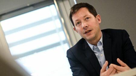 Édito



  

  
  

      

  

  
    LR peut-il disparaître du Parlement européen ?
          L'objectif de François-Xavier Bellamy, tête de liste Les Républicains pour les élections européennes est de  franchir la barre des 5%. Un chiffre indispensable à atteindre pour survivre.