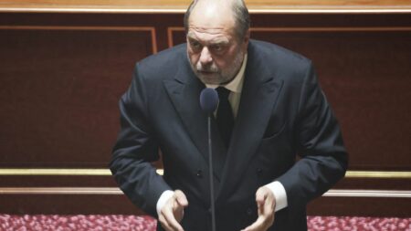 Propos sexistes : le ministre de la Justice demande à ce que le procureur de la République de Limoges quitte ses fonctions, conformément à l'avis du CSM
          Le procureur de la République de Limoges est accusé de propos sexistes envers des collaboratrices.