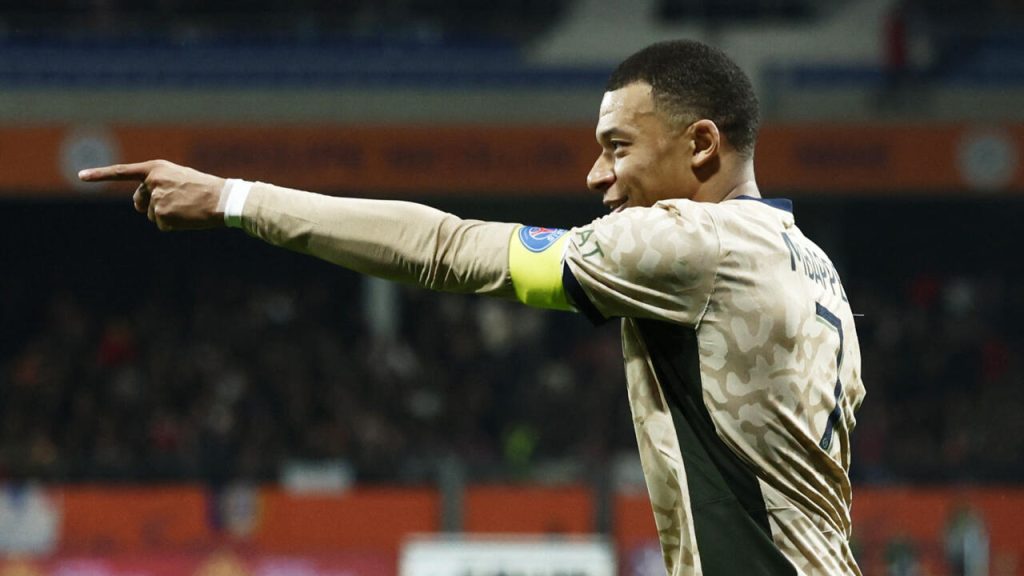 Mbappé brille pour le PSG avant de mener la France à l'échauffement de l'Euro