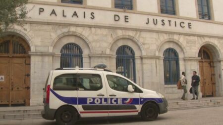 Drame de Crépol : de nouveaux suspects ont été mis en examen
          Quatre mois après le drame de Crépol, quatre nouvelles mises en examen ont été décidées jeudi 14 et vendredi 15 mars. Le 19 novembre dernier, Thomas, 16 ans, avait été tué d’un coup de couteau au thorax.