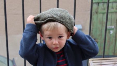 Disparition d'Émile : des ossements du petit garçon retrouvés
          D'après les analyses ADN menées dimanche 31 mars, les ossements retrouvés au Haut-Vernet (Alpes-de-Haute-Provence) sont bien ceux du petit Émile, disparu le 8 juillet. Ils ont été découverts par une randonneuse à moins de 2 km du domicile des grands-parents.